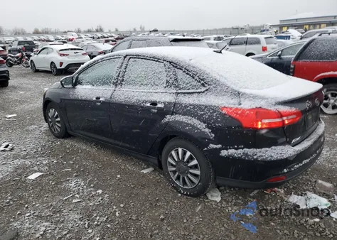 2015 Ford Focus S z USA, uszkodzony, nr VIN 1FADP3E26FL365644